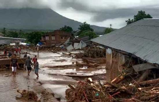 Info Terkini Banjir Bandang NTT: 117 Meninggal, 76 Orang Masih Hilang